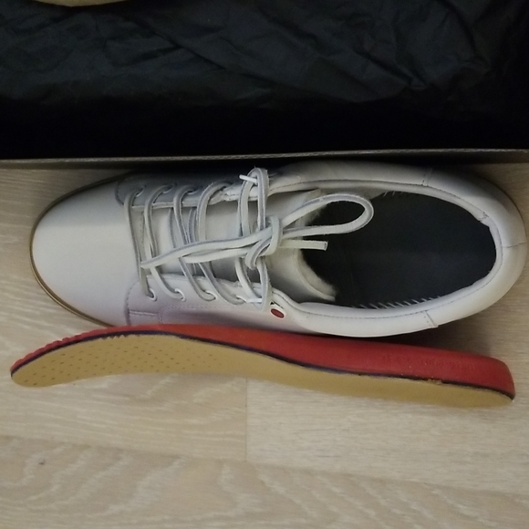 NWT UGG Brock Luxe Leather Sneakers - Picture 7 of 7